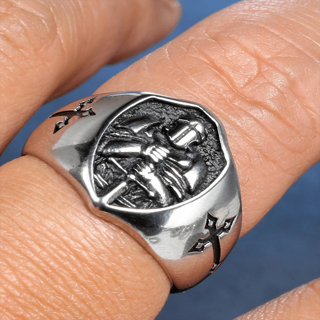 Knight Ring