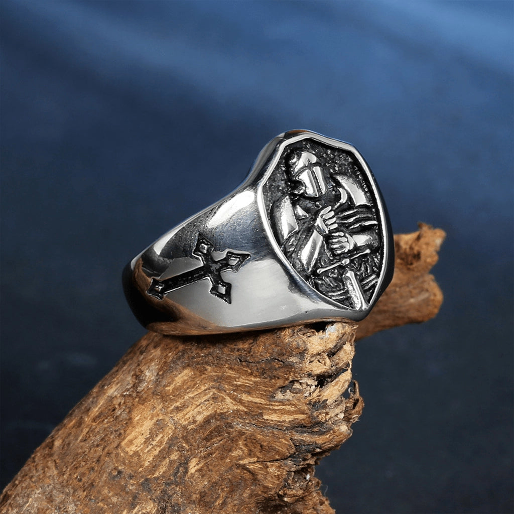 Knight Ring